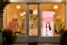 Afbeelding in Gallery-weergave laden, Ontsmettingsdispenser met sensor, standaard en INFO LIGHTBOX